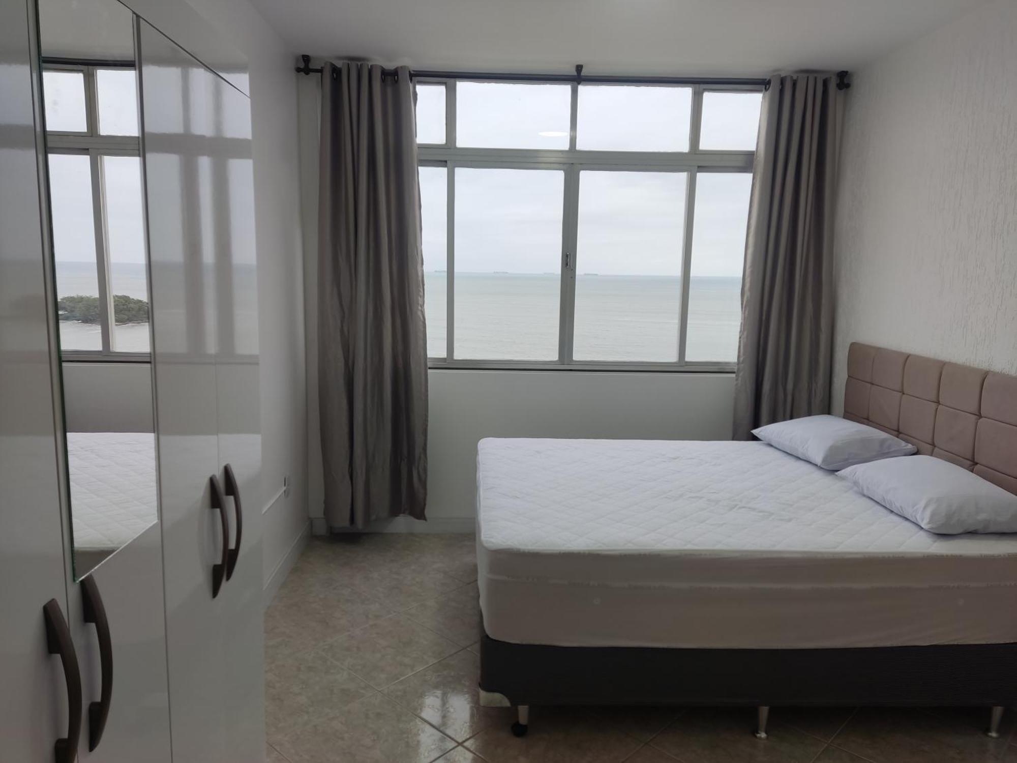 Apartamento 4 Quartos Frente Mar Centro *